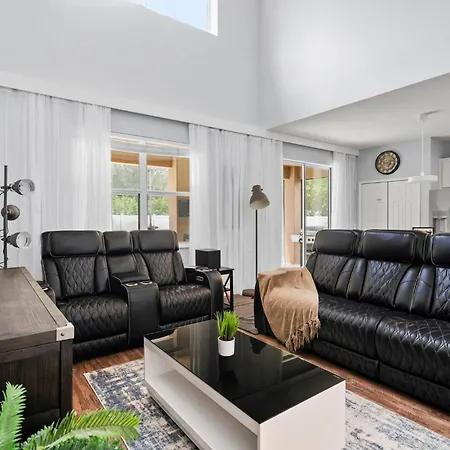 6 Bedrooms- 5,5 Bathrooms- Veranda Palms 2518 Dc